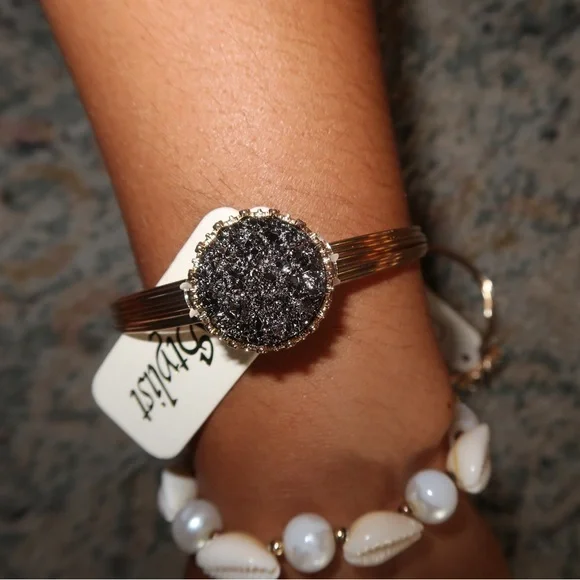 Friendship bracelets - Picture 2 of 7